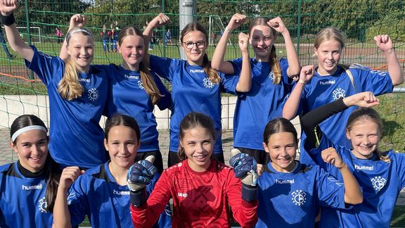 Fußball 2025: Mädchen erreichen 1. und 2. Platz beim Altkreisentscheid