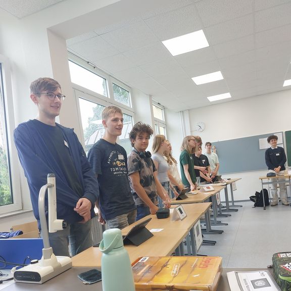 Erfolgreiche Rezertifizierung 2025: Unsere Schule bleibt „Humanitäre Schule“