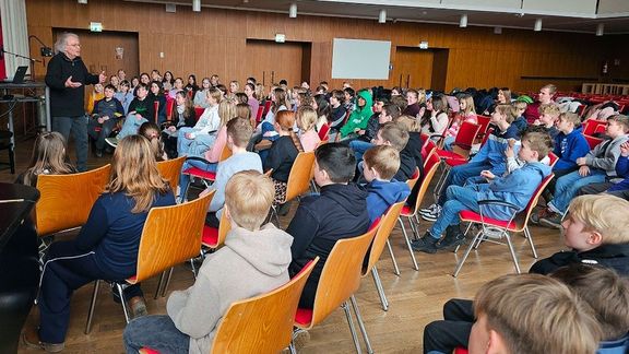 Über 30 Jahre Erfahrung – Märchenerzähler Eberhard Vogelwaid 2026 zu Besuch Über 30 Jahre Erfahrung – Märchenerzähler Eberhard Vogelwaid 2026 zu Besuch