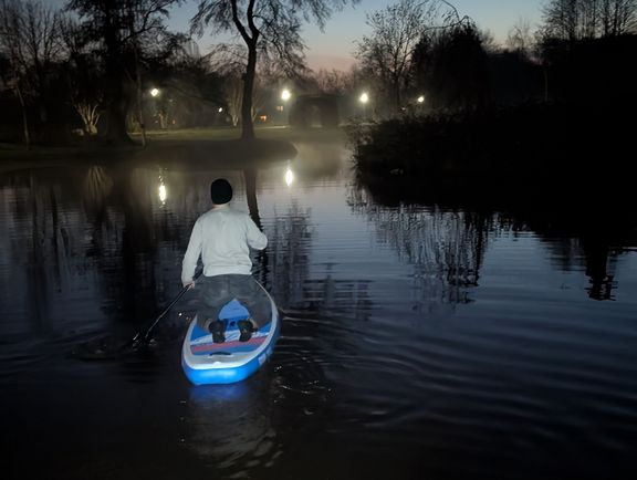 Seminarfach „Schiffbau“ testet selbstgebaute Schiffe „auf kleiner Fahrt“ Seminarfach „Schiffbau“ testet selbstgebaute Schiffe „auf kleiner Fahrt“