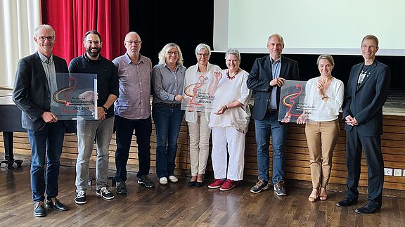Auszeichnung: „Deutsche Schach-Kita“ und „Deutsche Schach-Schule“ Auszeichnung: „Deutsche Schach-Kita“ und „Deutsche Schach-Schule“