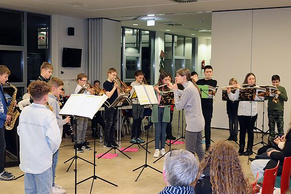 Musikpraxis-Klassen zeigen Können beim Abschlussvorspiel 2022/23