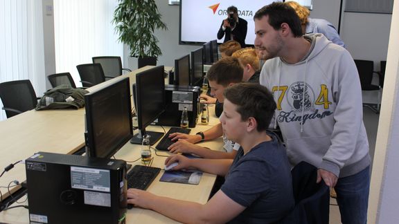 Job-Bus IT: praktisches Programmieren