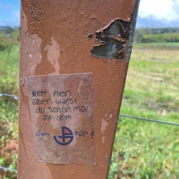 Unsere Sticker auf dem Jakobsweg – Eine besondere Reise für unsere Schülerfirma