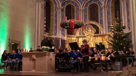Junior Big Band mit Samuel Tellmann 