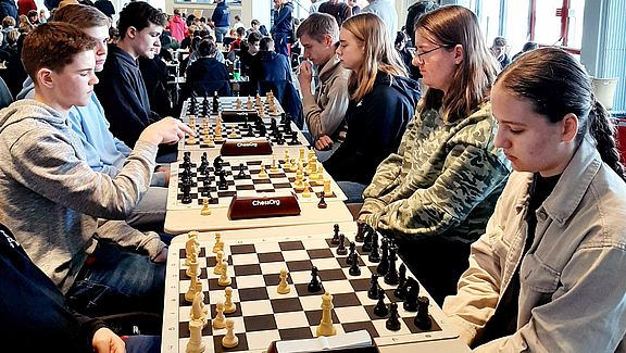 Gymnasium Papenburg wird Vize-Bezirksmeister 2023 im Schulschach