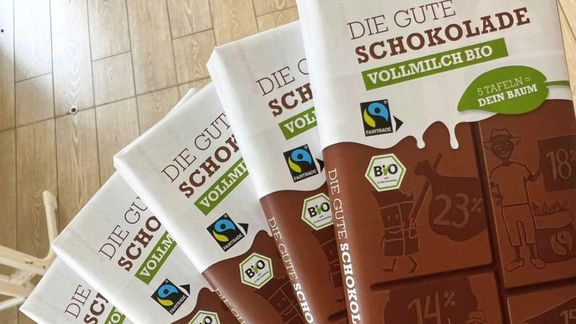 150 Tafeln ergeben 30 Bäume: Umwelt-AG verkauft Schokolade beim Schnuppertag 2025