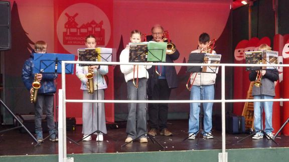Bläserklasse und Big Band auf dem Weihnachtsmarkt 2025
