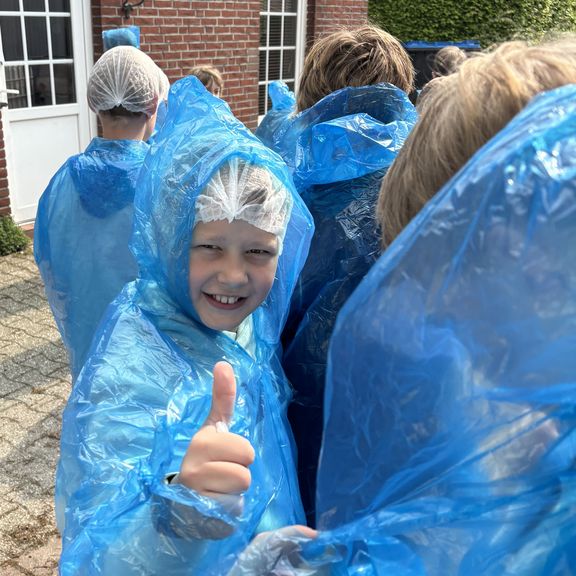Klasse 5a und 5c zu Besuch auf dem Engelnhof in Papenburg