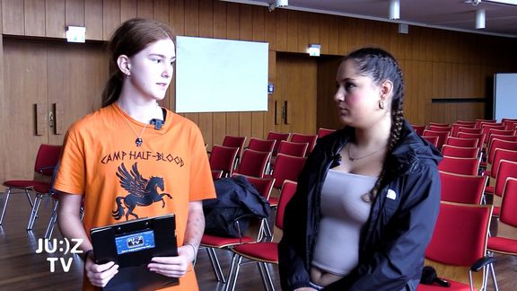 JUZ-TV Spezial: Demokratie lernen im Klassenzimmer JUZ-TV Spezial: Demokratie lernen im Klassenzimmer