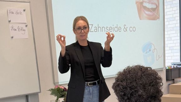 Jahrgang 9 erlebt in Themenwoche 2026 Zahngesundheit mit ganzheitlichem Ansatz