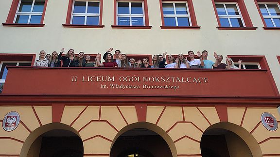 Auf dem Balkon des II. Liceum in Koszalin 