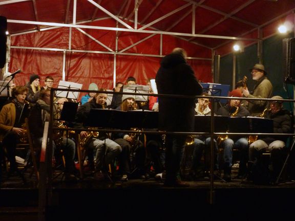 Bläserklasse und Big Band auf dem Weihnachtsmarkt 2023
