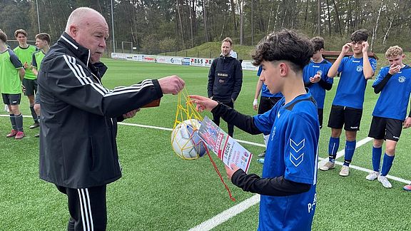 Gymnasium Papenburg gewinnt Emslandmeisterschaft 2023 im Fußball