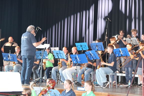 Beeindruckendes Sommerkonzert 2026 am Gymnasium Papenburg Beeindruckendes Sommerkonzert 2026 am Gymnasium Papenburg