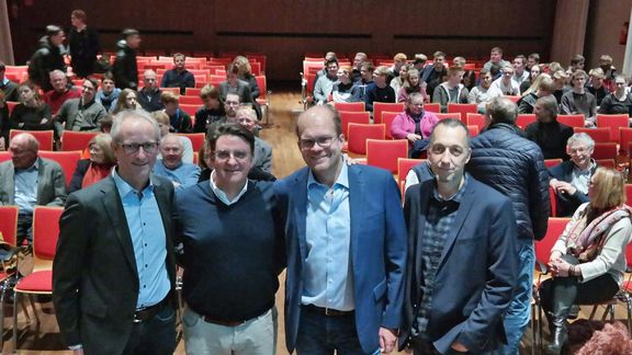 Die Teilnehmer der Podiumsdiskussion