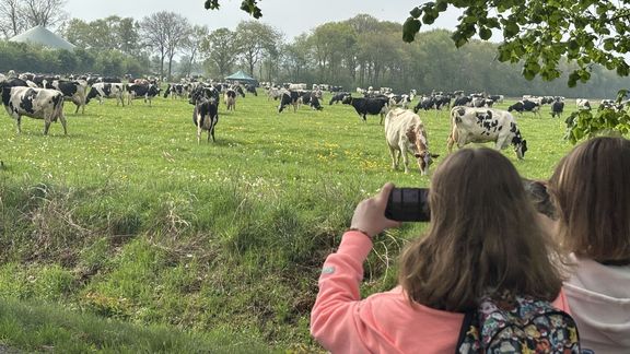 Klasse 5a und 5c zu Besuch auf dem Engelnhof in Papenburg