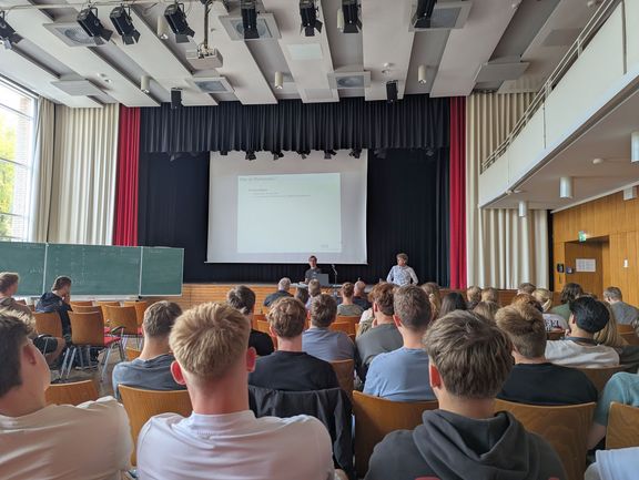 Professor Grieser gibt Einblicke in Beruf des Mathematikers und Mathematikstudium Professor Grieser gibt Einblicke in Beruf des Mathematikers und Mathematikstudium