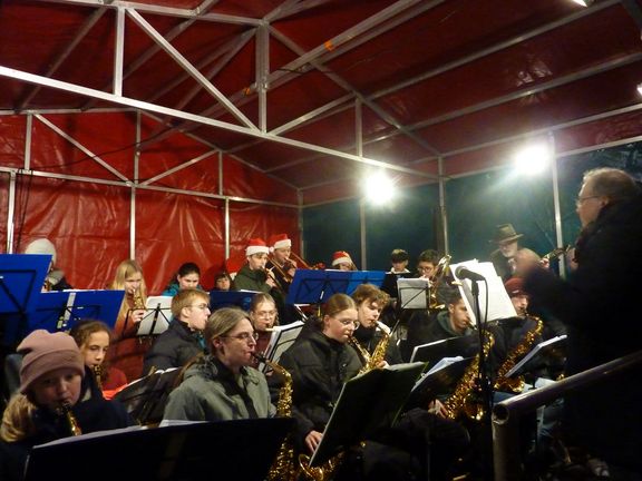 Bläserklasse und Big Band auf dem Weihnachtsmarkt 2023