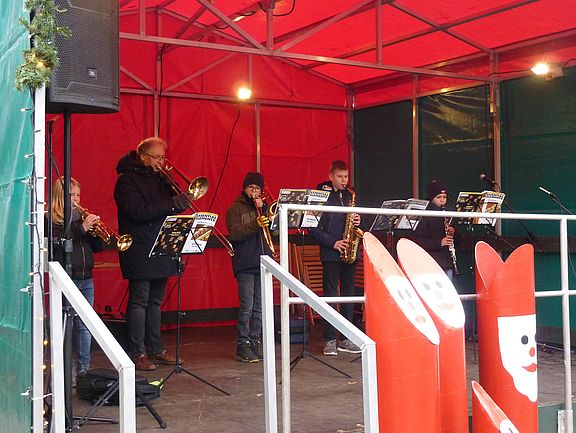 2022-12-04-Blaeserklasse-Weihnachtsmarkt-003.jpg 